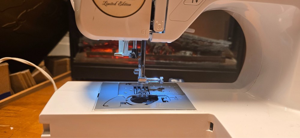 Brother CE-5000PRW Project Runway Sewing Machine – Error E1 – Untested
