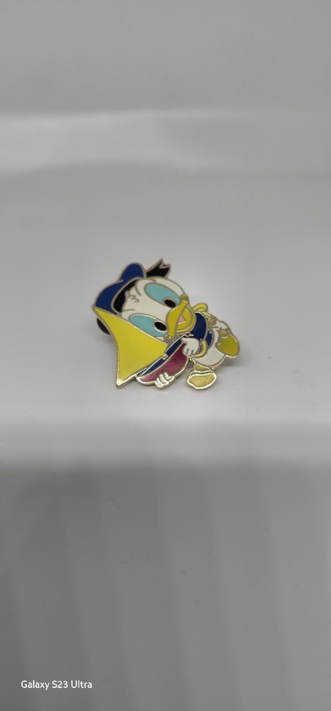2004 Donald Duck Pin