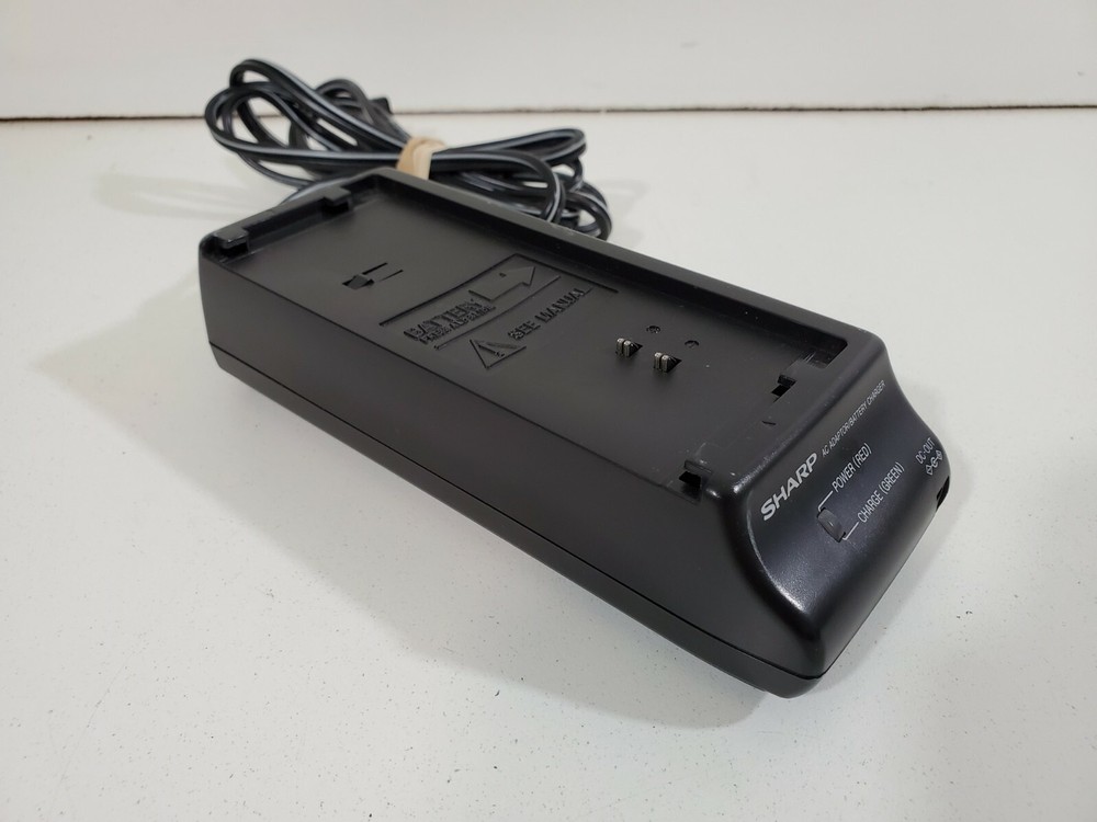 OEM sharp AC adapter battery charger type: UADP-0166GEZZ