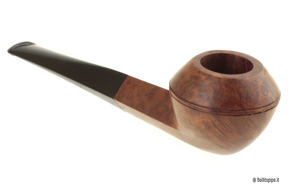 Chacom Royale 8 - Straight Rhodesian (~1950)