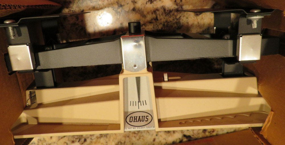 OHAUS SCHOOL BALANCE SCALE MODEL 1200-00 Circa 1976