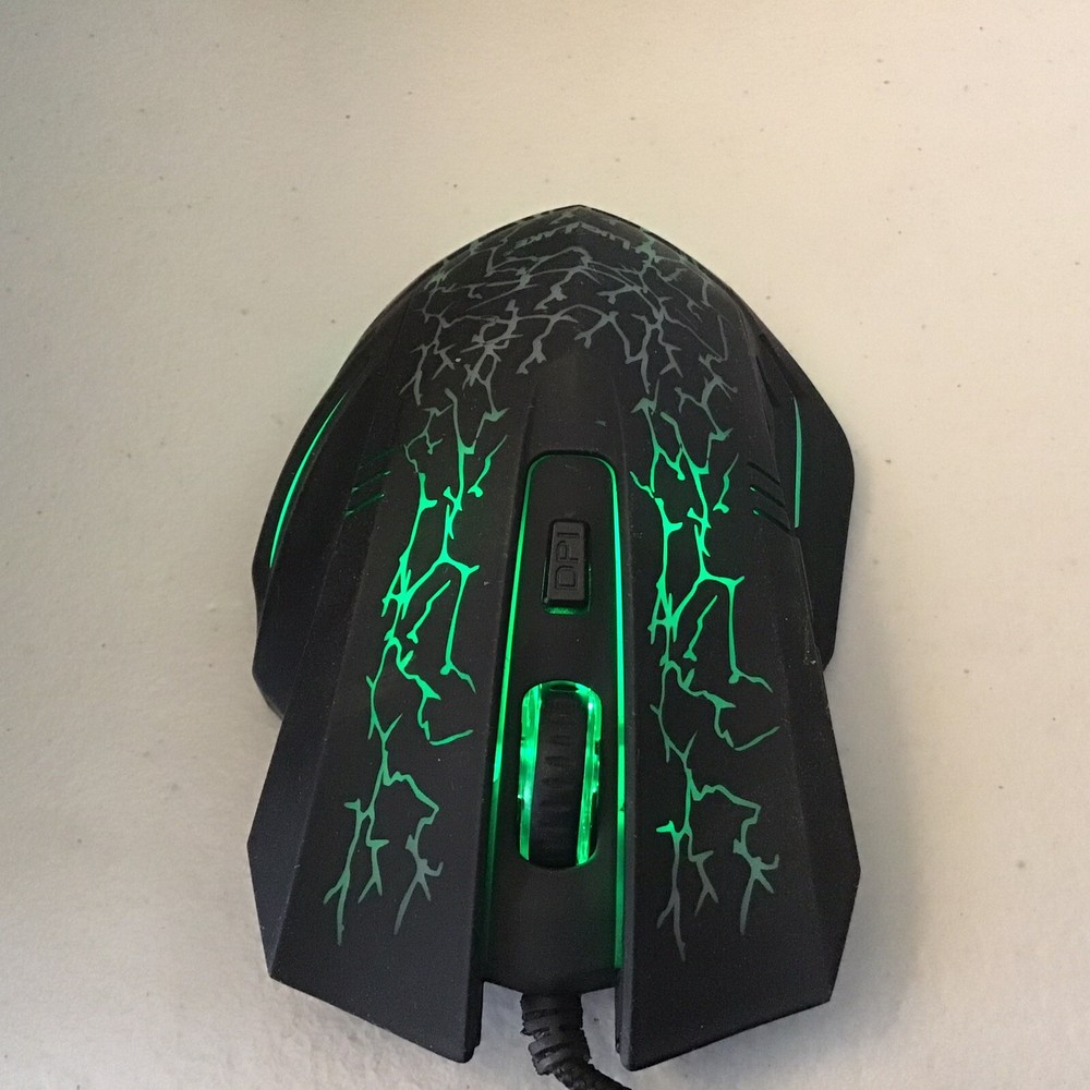 6D Optical Gaming Mouse, 7 Color Changes When Powered, 6’ USB Cord.