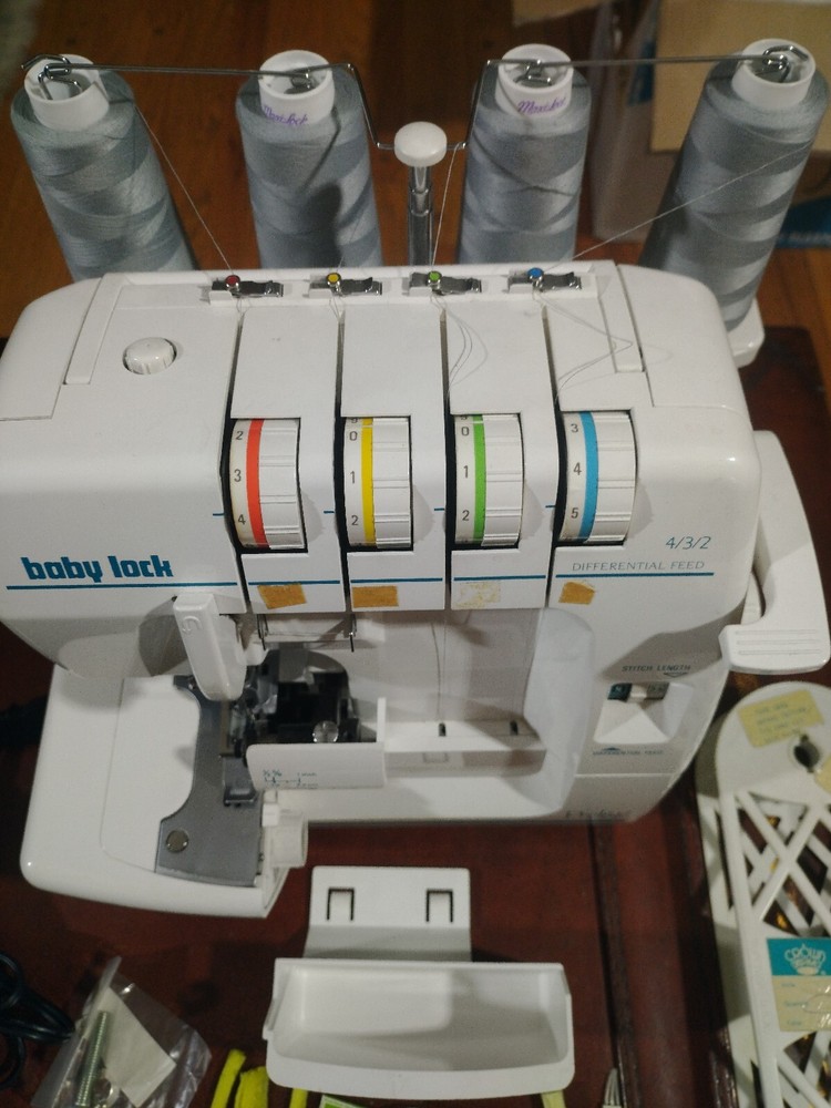 Working Baby Lock Protege - BL5370ED - 4 Spool Serger Differencial Feed