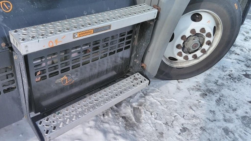 2018 MACK CXU612 CAB STEP 3906764