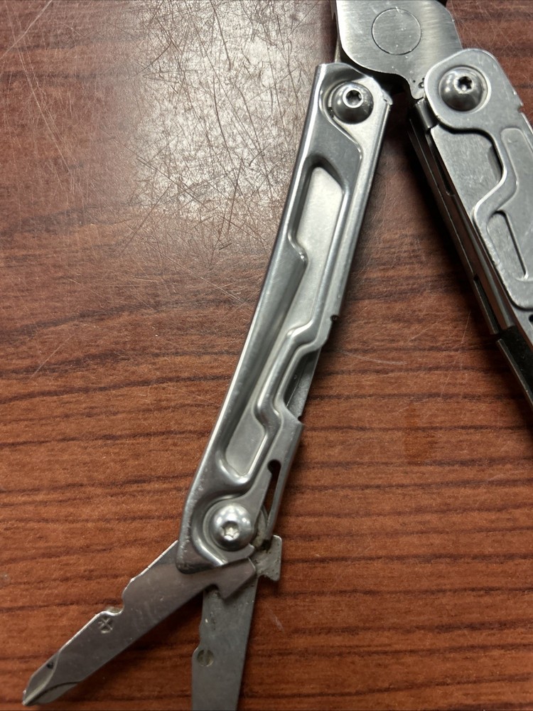 Leatherman Rev 3.8" Multi-Tool, Stainless