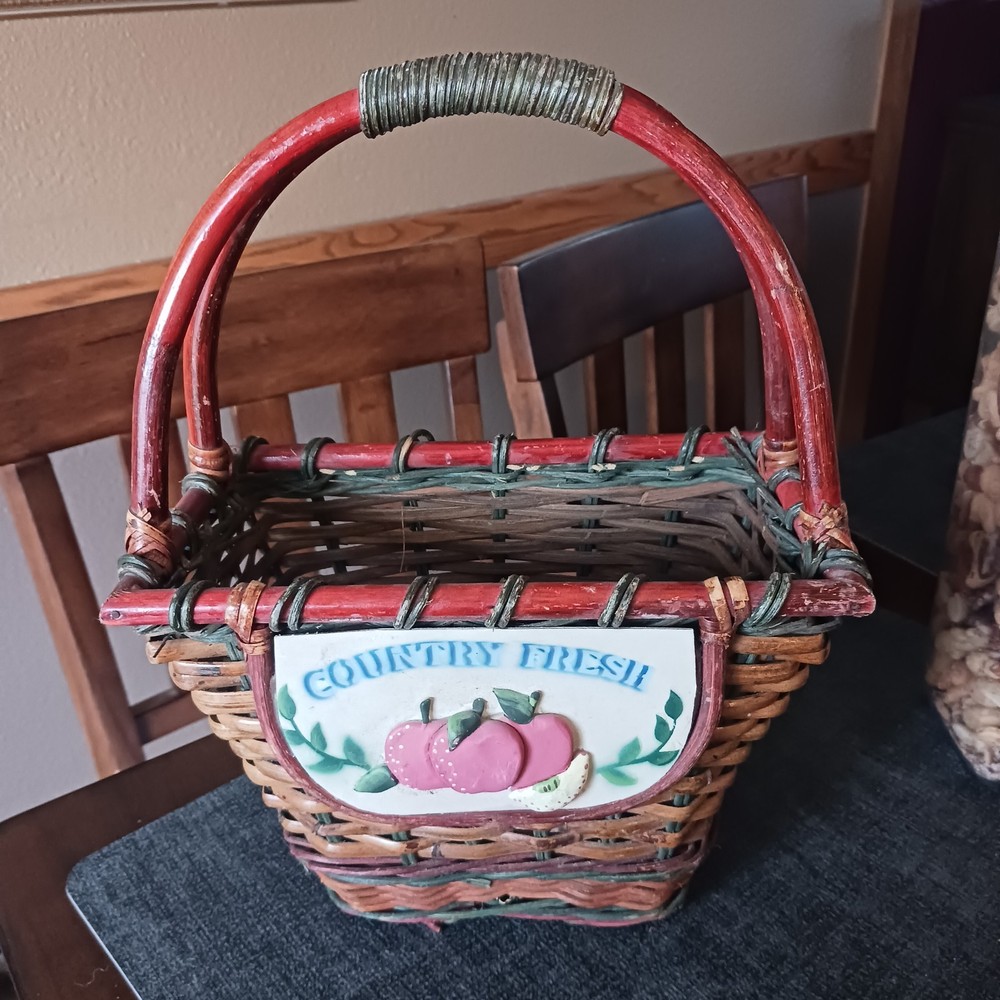 Wicker Basket With Handle Apples On Front