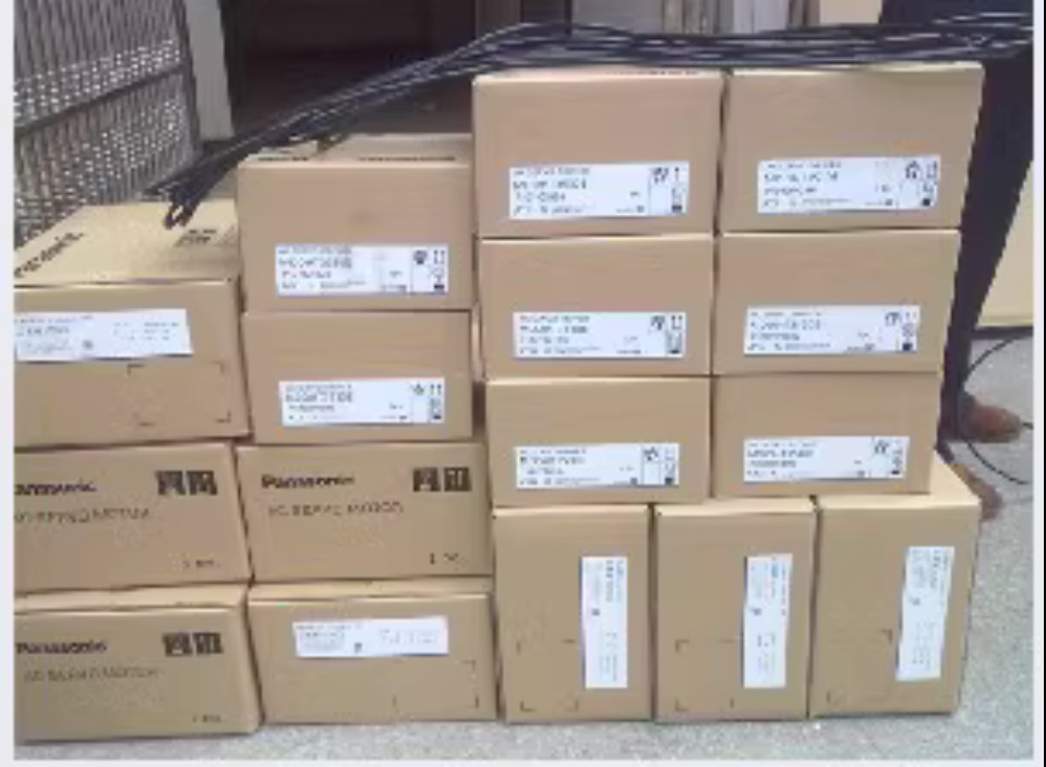 priority express Panasonic servo motor MSMD042S1T new