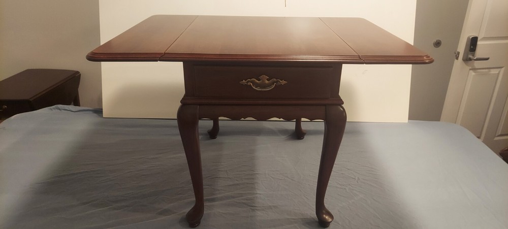 Ethan Allen Solid Cherry Queen Anne Style Drop Leaf Side Table w/Drawer vintage