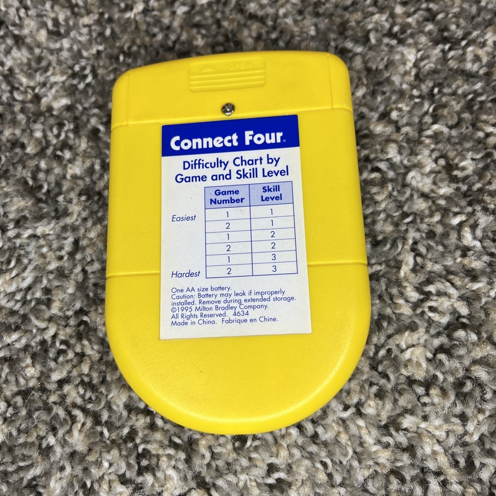 Milton Bradley 1995 Connect Four Electronic Hand Held Game TESTED