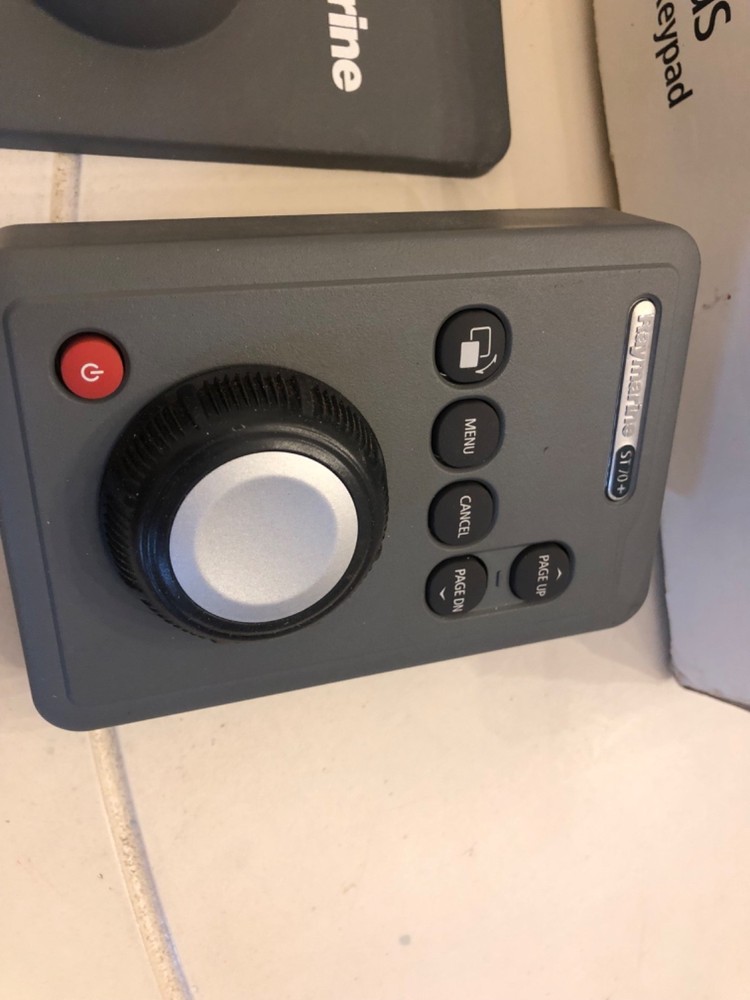 Raymarine ST70 Plus Keypad Controller E22116 marine Open Box