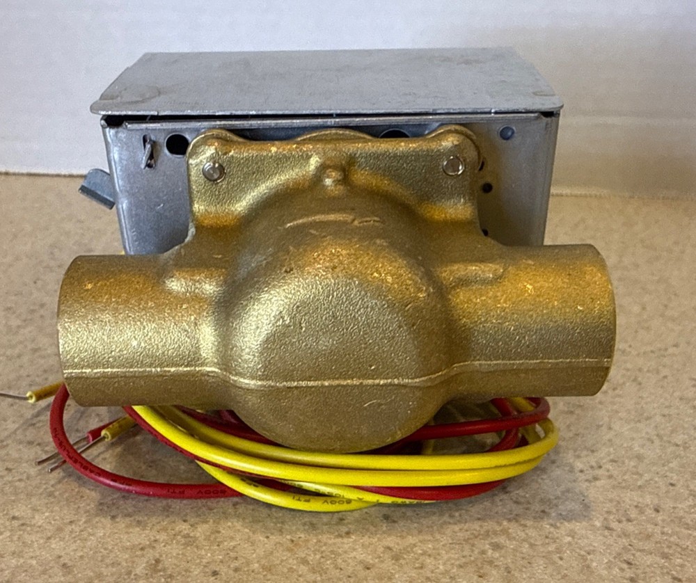 Honeywell Home Motorized Valve model V8043E1012 New/open Box