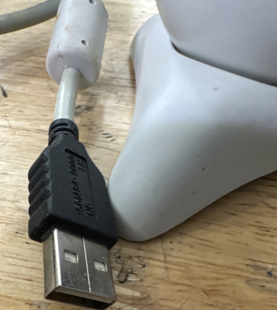 Logitech Quickcam USB Webcam 2000s Computer Wired Camera Base -Vintage