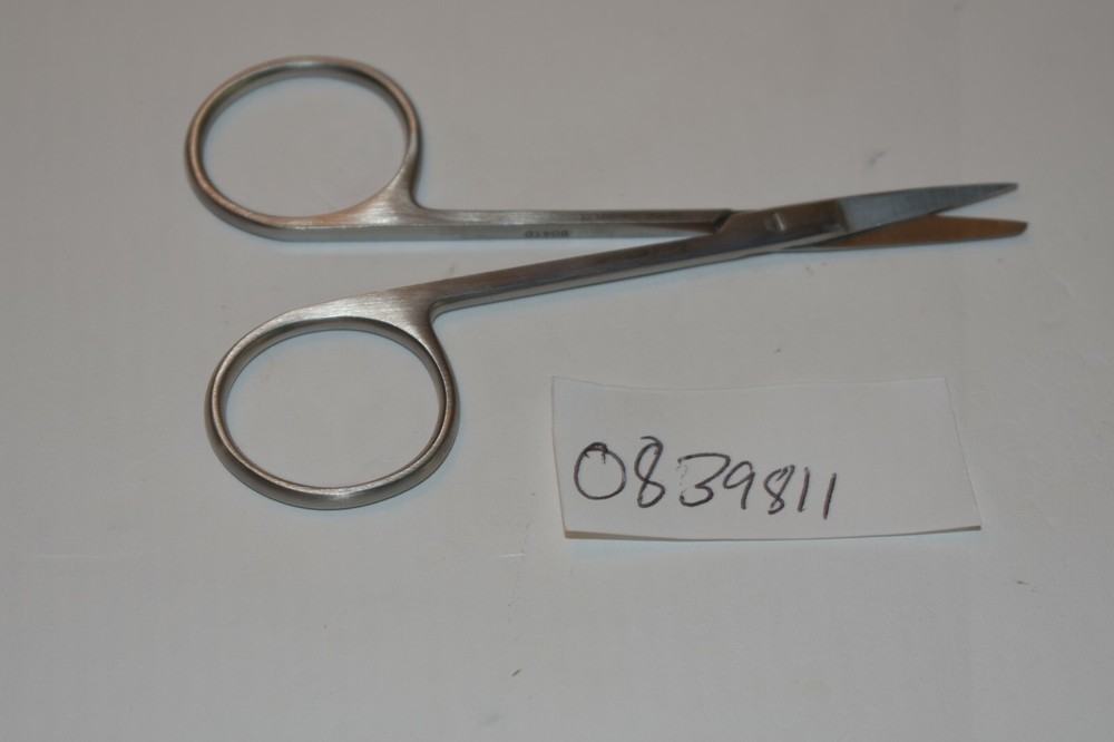 MDS 0839811 Iris Scissors 4 1/2" Curved Tip Sharp/Blunt