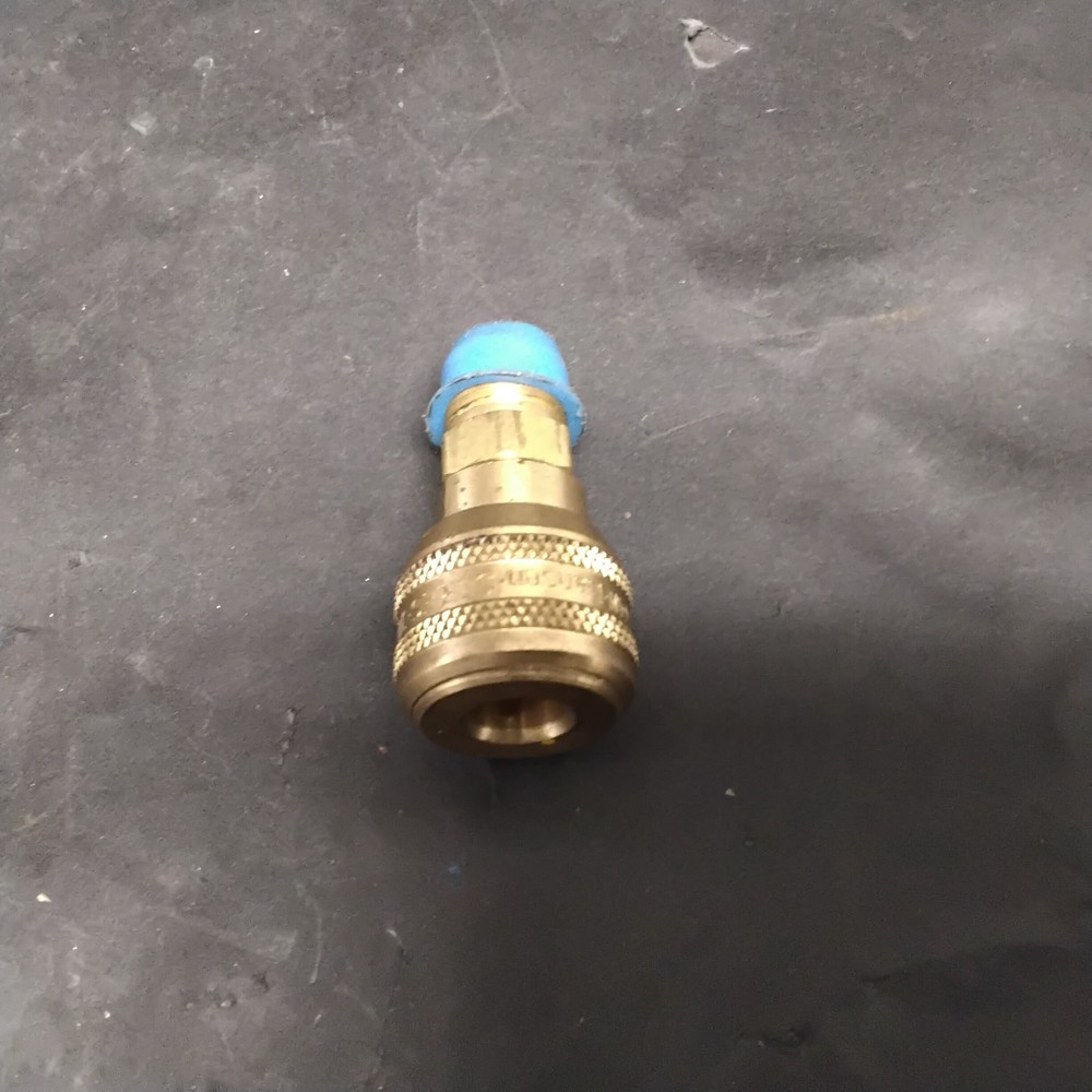 EATON 3000 SERIES QUICK-CONNECT COUPLING HOSE ($10 OBO)
