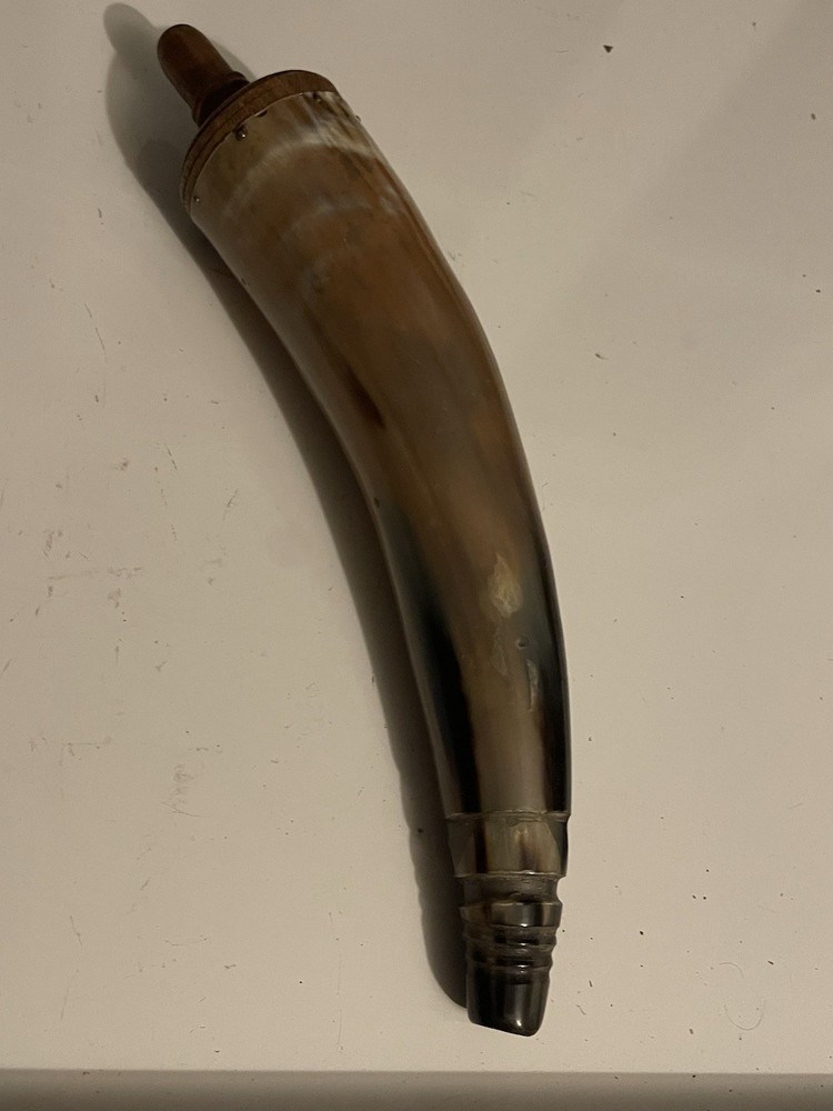Muzzle-Loaders Authentic Black Powder Horn, Missing Leather Strap And Closer