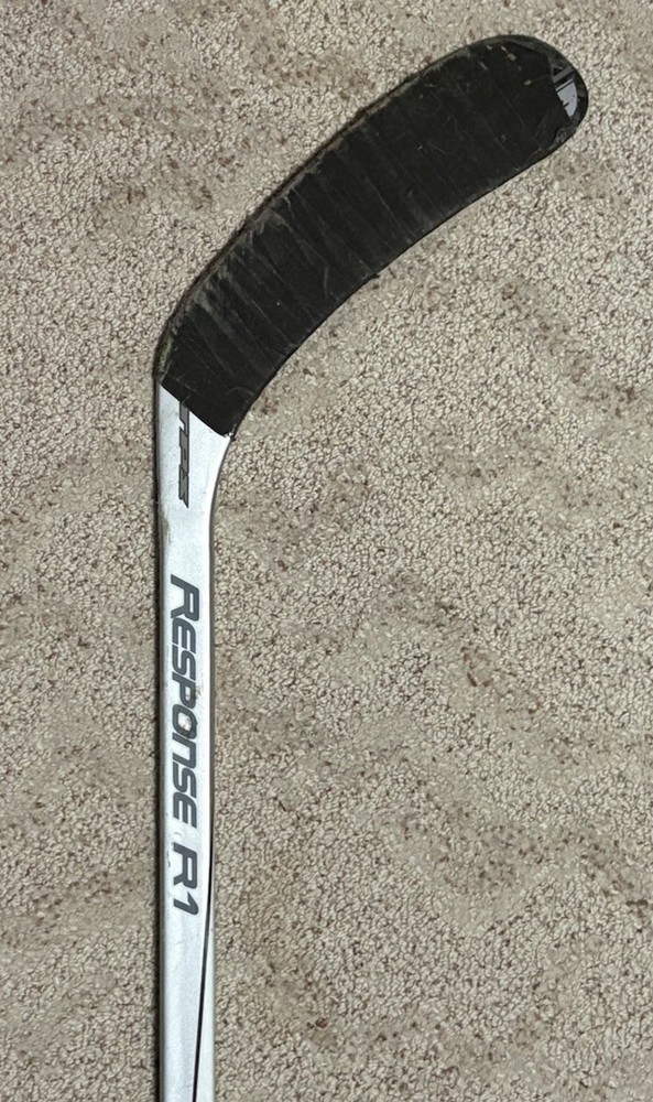 TPS Response Dual Flex Technology PP061 NA Regular FlexHockey Stick Left Handed