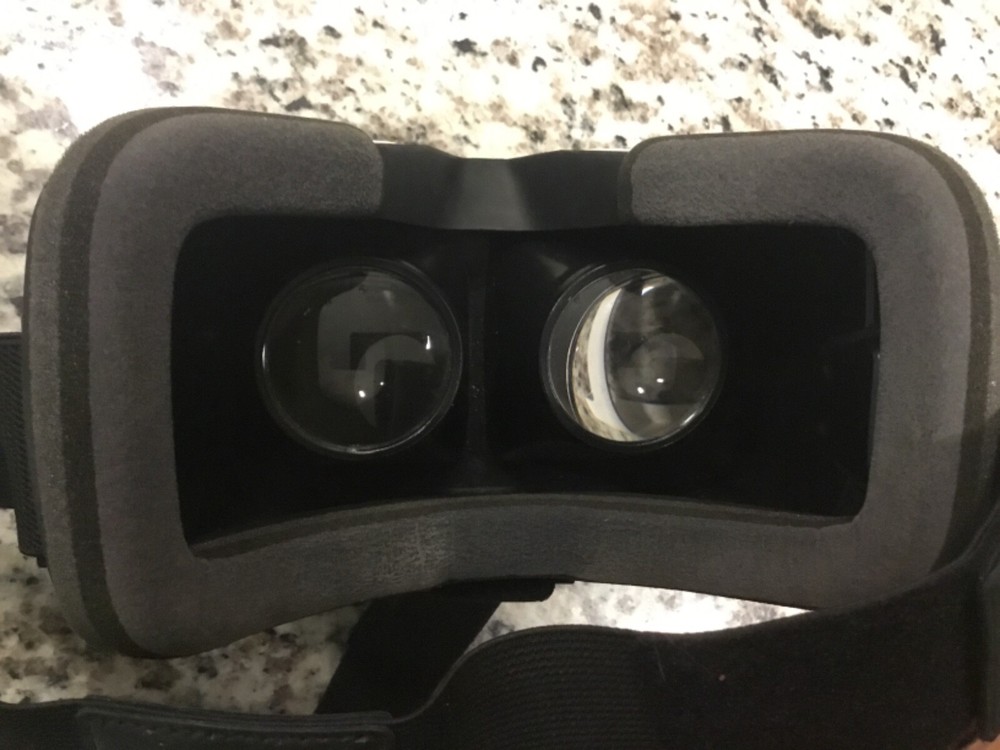 Zeiss VR One Plus: Virtual Reality with Precision Optics -- WHITE