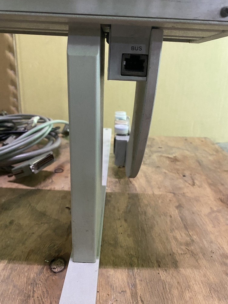 Thermo TriPlus AS Autosampler – w/ Cables, Cracked Cover Panel, Untested