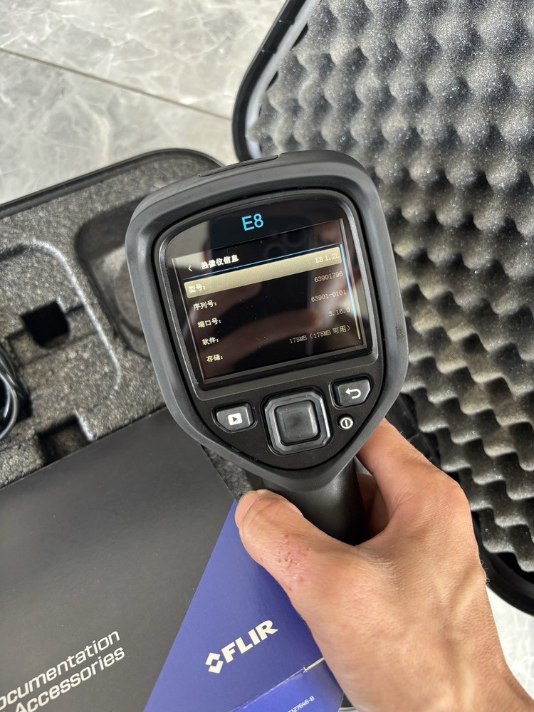 Flir E8 handheld Thermal imaging camera 320x240