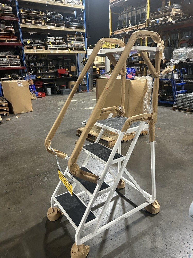 New Cotterman 4 Step Ladder-450 Lbs Capacity