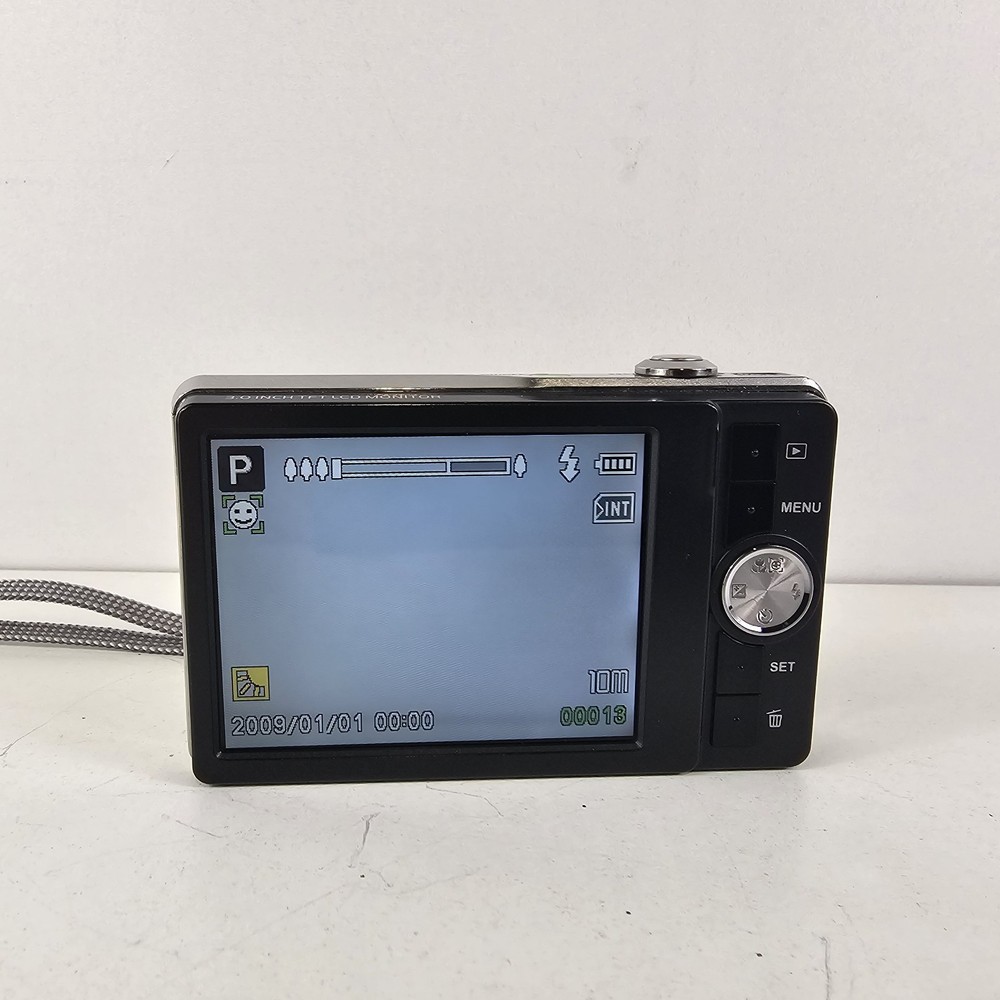 Hitachi HDC-1098E Digital Camera - Black