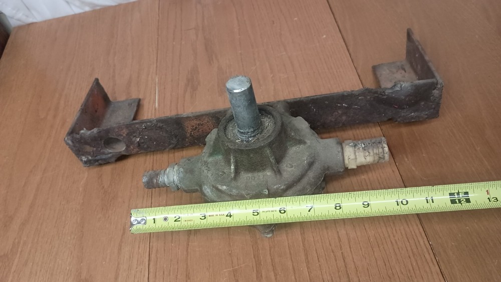 Roller Pump CastIron 7700 Hypro CF 20 With Bracket