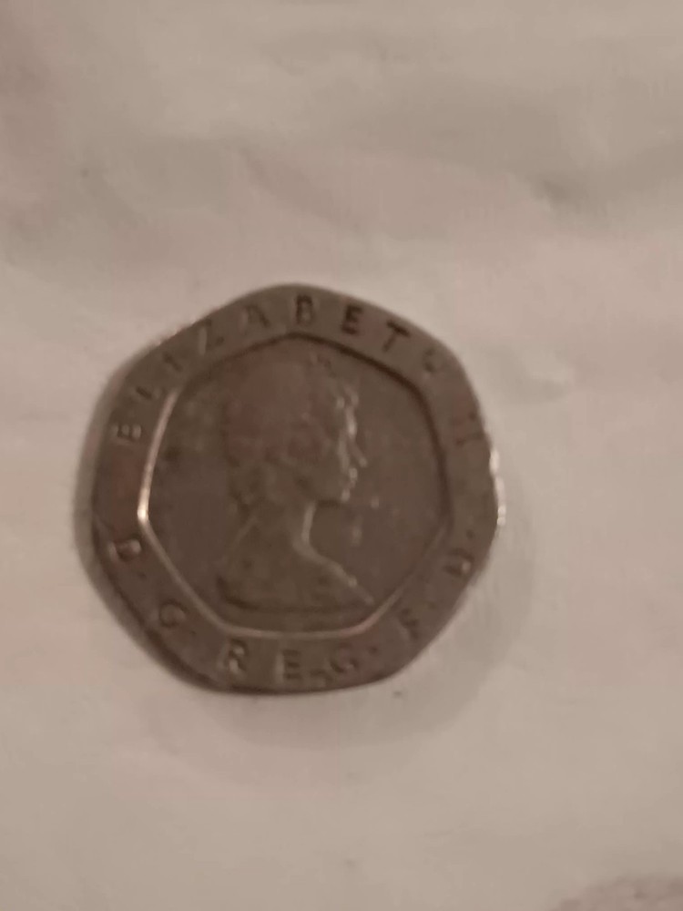 1982 UK Queen Elizabeth ll 20 pence