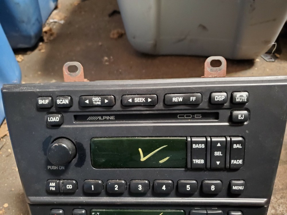 2000 2001 2002  LINCOLN LS ALPINE 6 DISC CD PLAYER