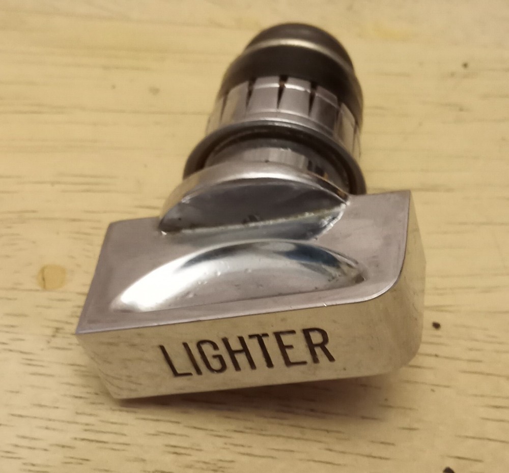 VINTAGE CASCO CIGARETTE LIGHTER (CHROME)