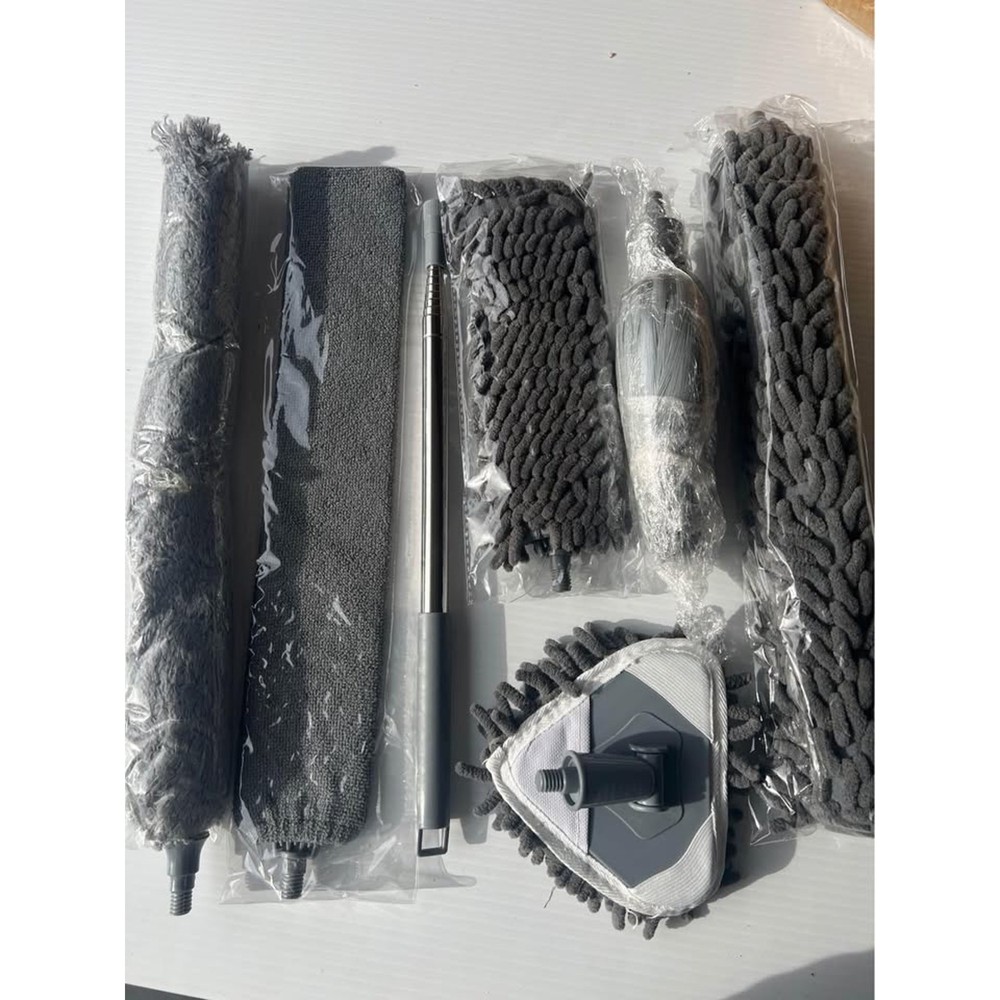 Dust cleaner brushes