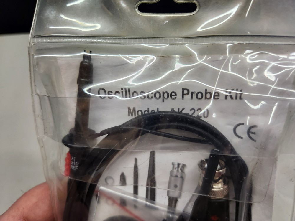 Oscilloscope Probe Kit AK-220