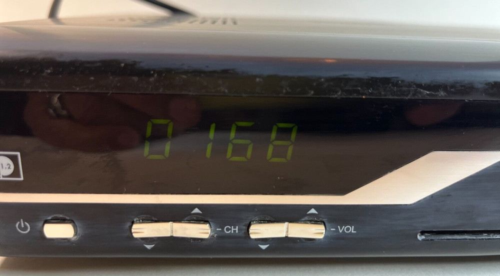 VIEWSAT Digital Satellite Receiver VS2000 ULTRA USB Host Interface, Cables, Box