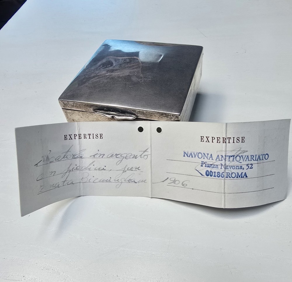 Exquisite antique silver box from 1906, a treasure from Rome.
