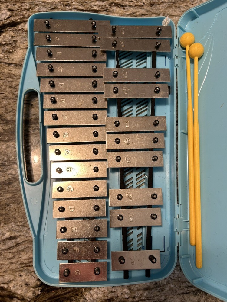 Lyons 25-Note Xylophone (Glockenspiel) with Case