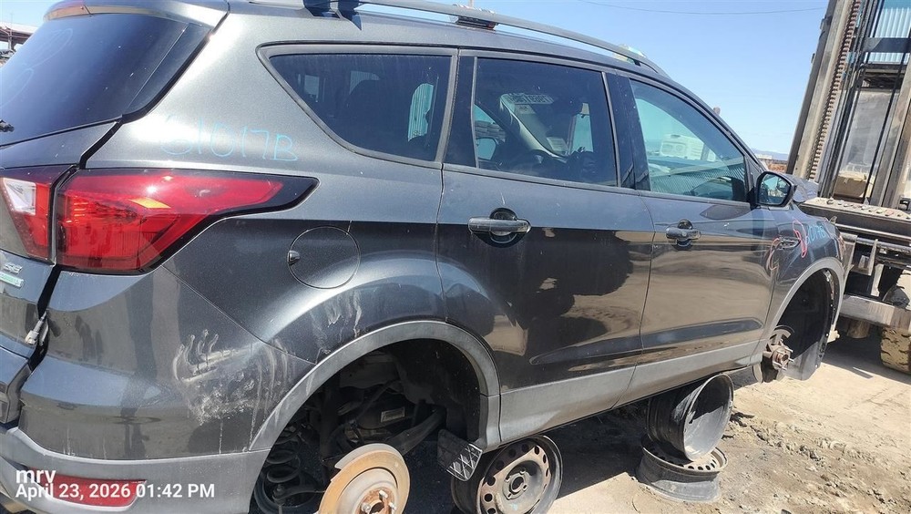 RIGHT FRONT SPINDLE KNUCKLE OEM 13-19 FORD ESCAPE