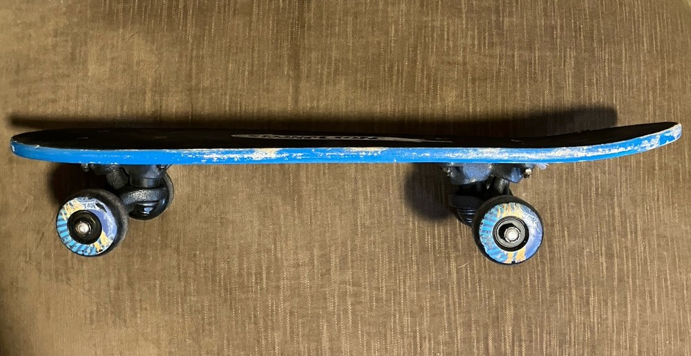 Hot Wheels 21” Skateboard