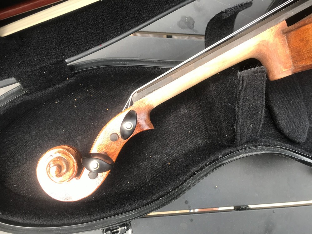 4/4 violin w/case