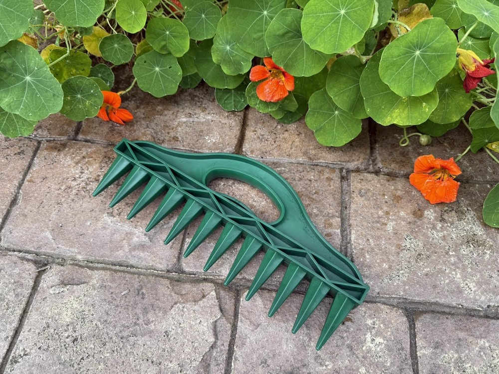 The Row Seeder – Handheld Garden Tool for Precise & Seedling Spacing in Rows ...