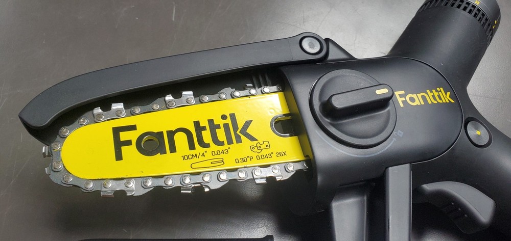 Fanttik W10 APEX Mini Chainsaw.