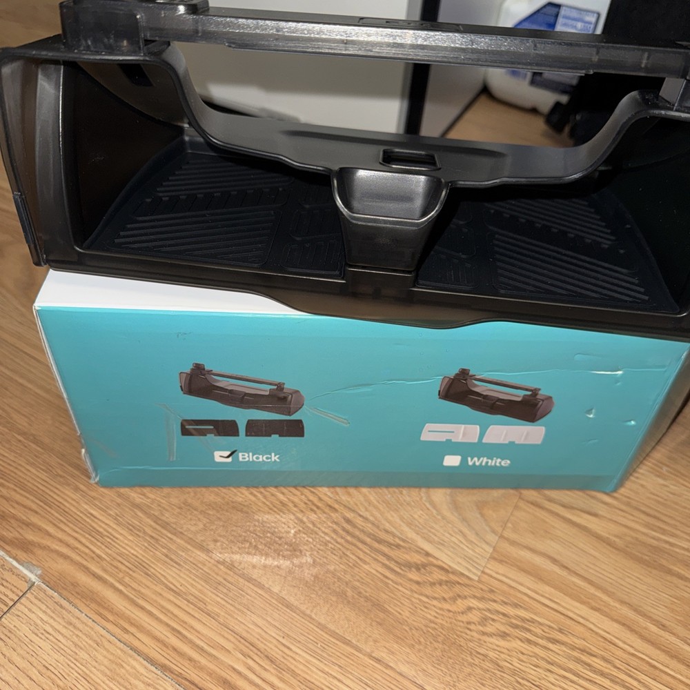 Tesla Hidden Under Screen Storage Box [One-tap Open Convenience]