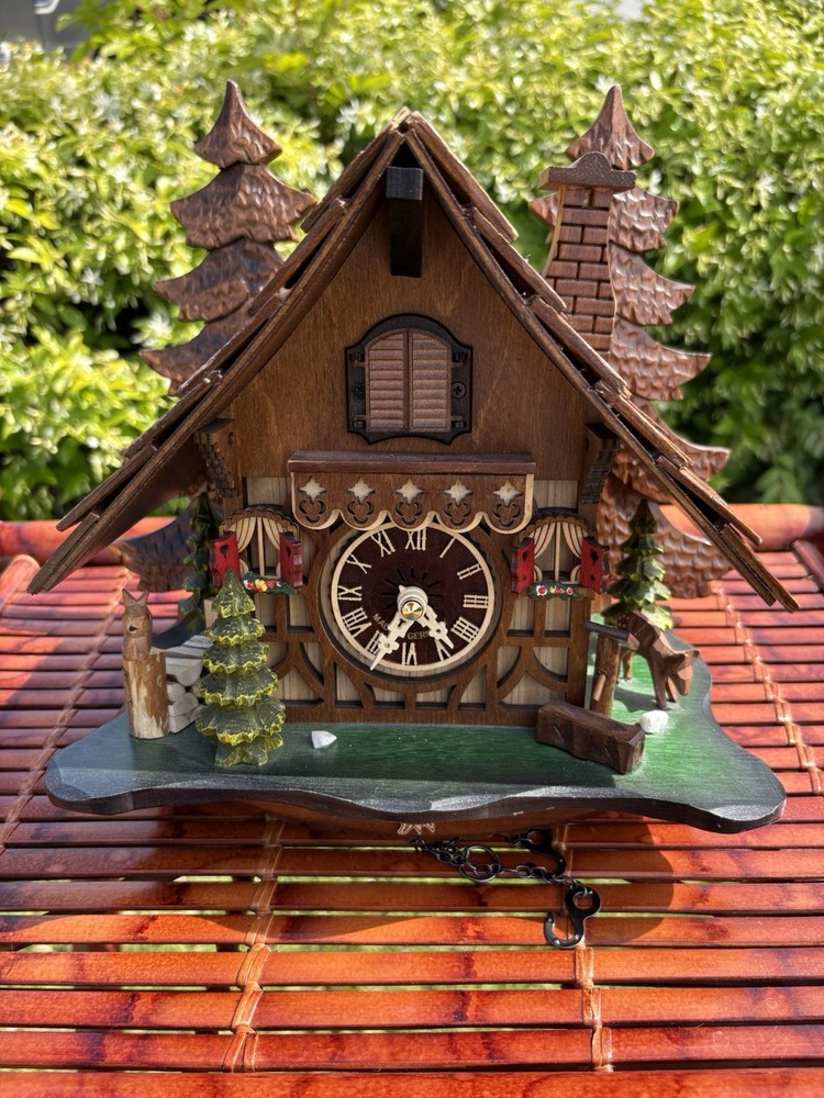 Charming Authentic Engstler German Cuckoo Clock - Perfect Working Condition