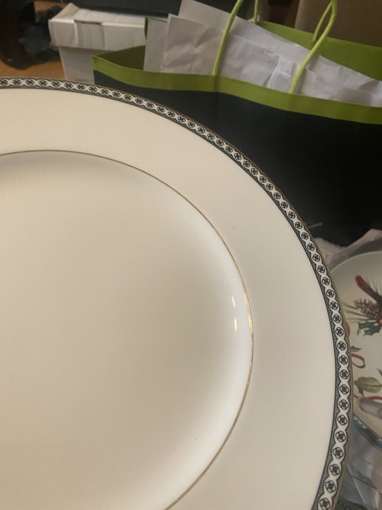 WEDGWOOD ULANDER BLACK BONE CHINA ONE PLACE SETTING/ 4 PCS