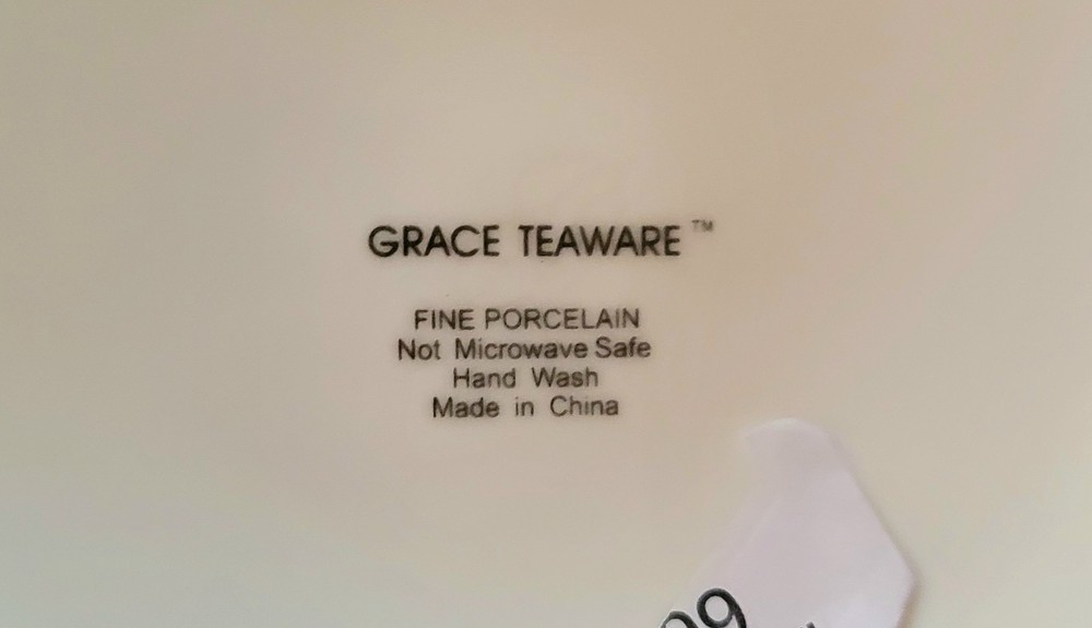 New Grace's Teaware Pink Bow Christmas Cake Plate
