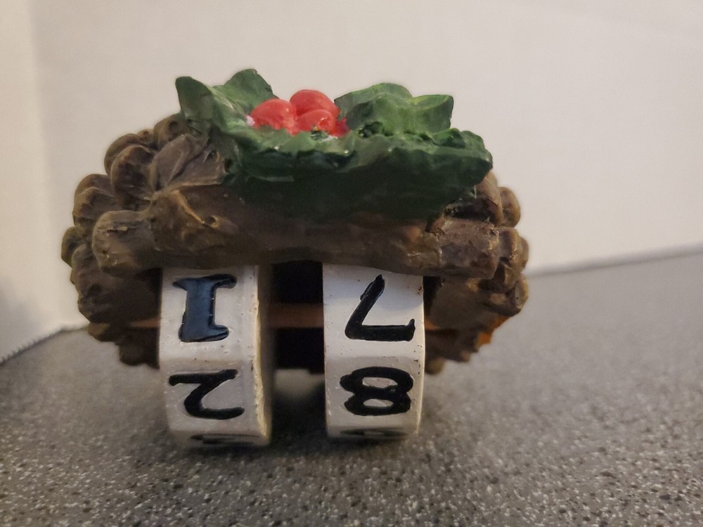 Christmas date Count Down- Pine Cone