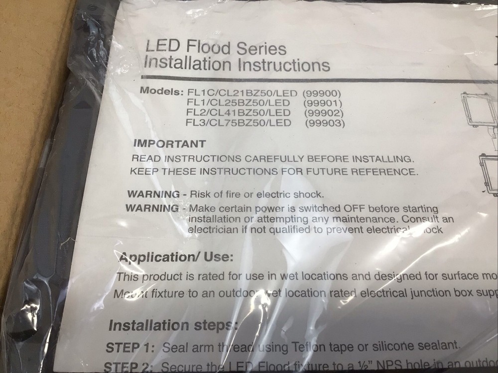Halco 99901 OOP Solid State Lighting Floodlight 25w 2123 Lumens Bronze Small
