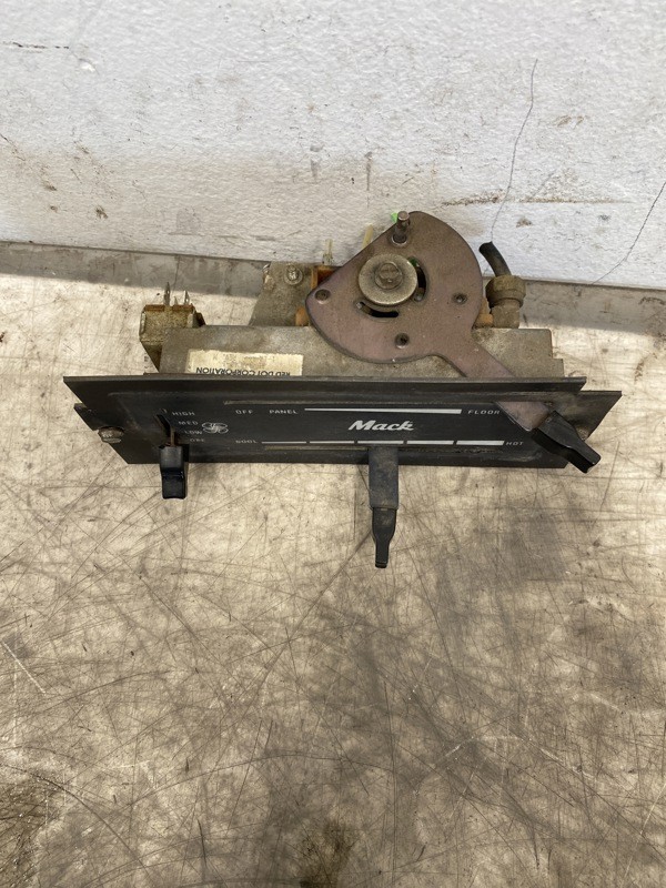 1994 Mack CH612 Climate Control (718-11317)