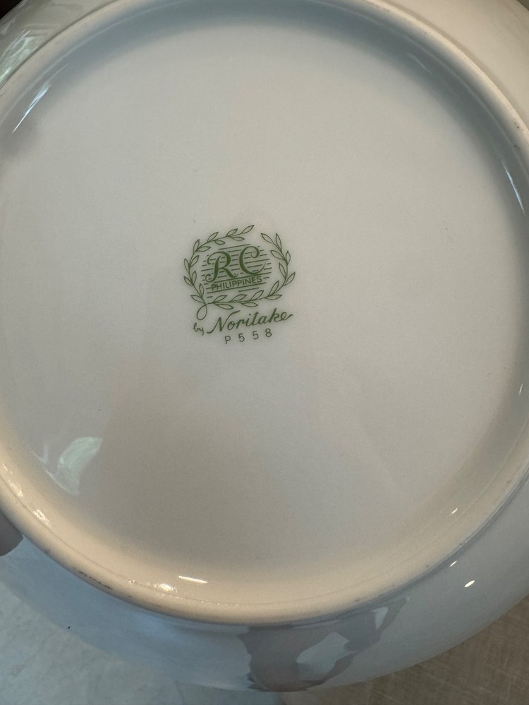 Noritake Fremont Dinnerware Ser, Service for 6