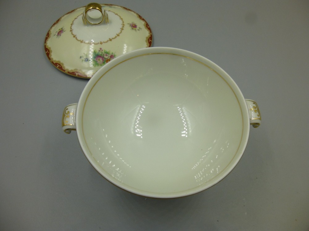 MEITO KEEPSAKE PATTERN IVORY CHINA CREAM AND SUGAR SET