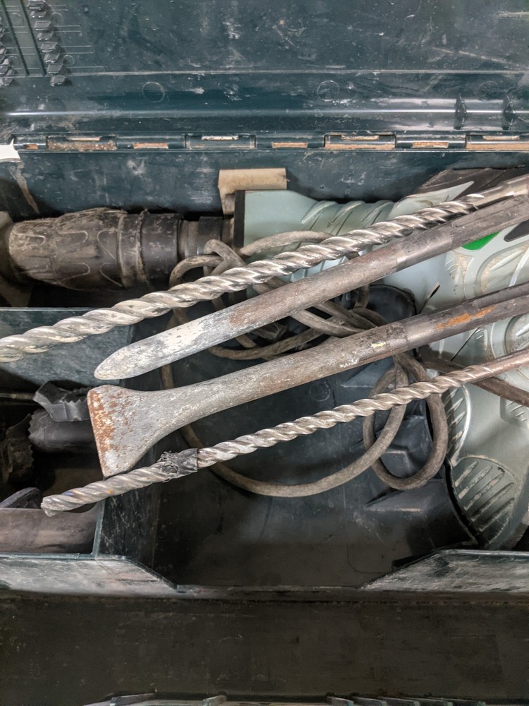 Hitachi SDS Max H60MRV Heavy Duty Drill With Bits