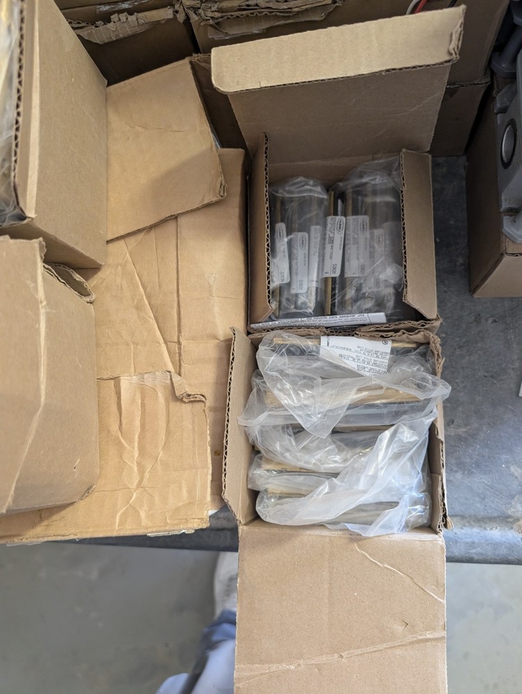 Hubbell S3826 - Brass Floor Box Cover - Rectangular - Single Gang